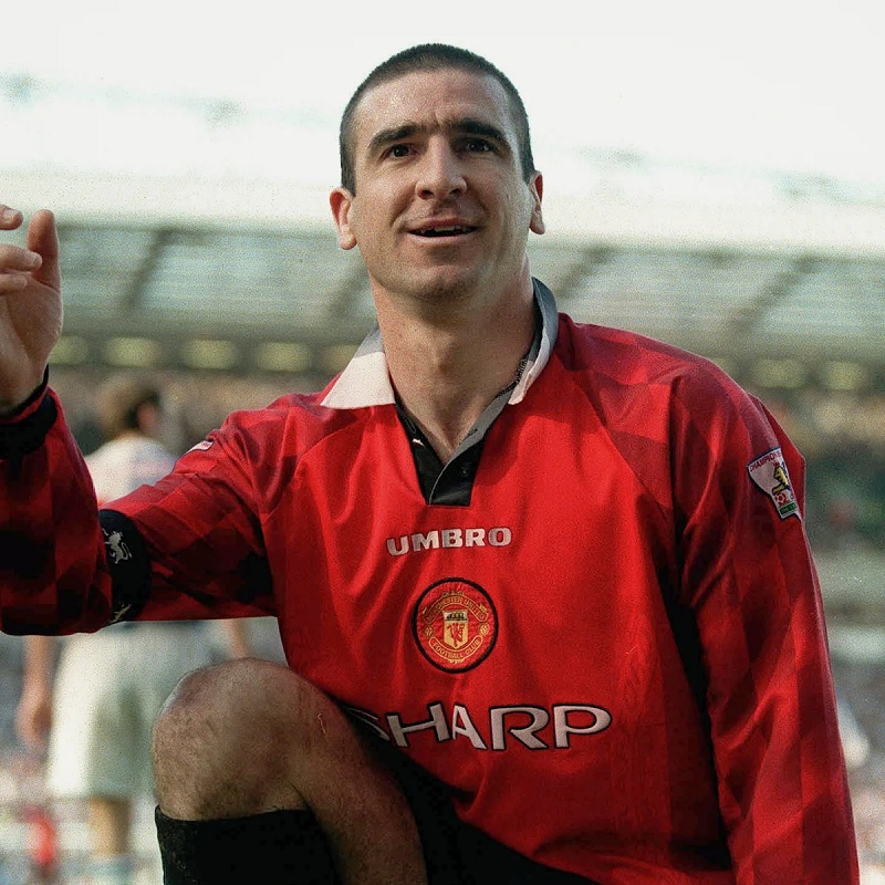 nhung-so-7-huyen-thoai-cua-bong-da-the-gioi-moi-thoi-dai-eric-cantona